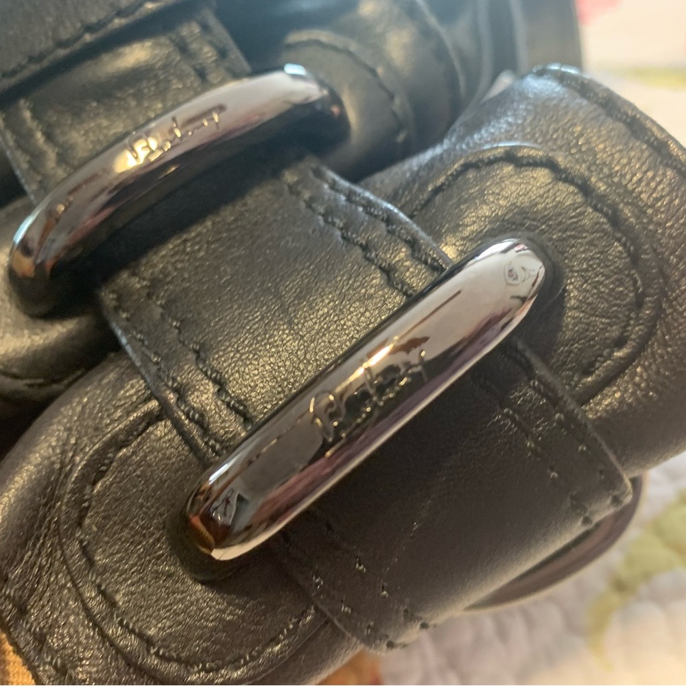 Burberry Leather Large  Black and Tan Bag with Textured Leather Trim - Picture 12 of 16